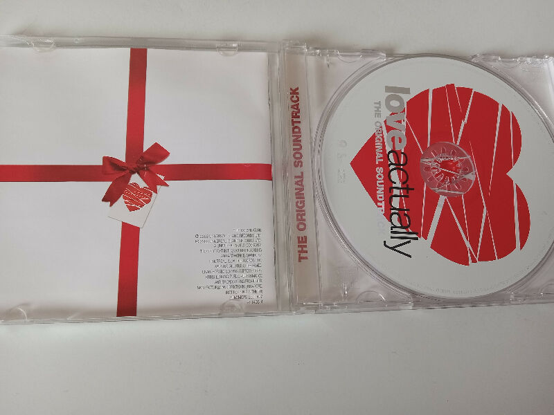 Love actually original soundtrack CD (feat. Billy Mack,Kelly Clarkson,ect.)